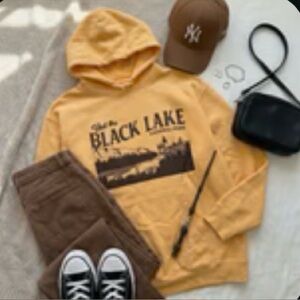 Wizarding World Of Harry Potter Black Lake Premium Hoodie Large - Yellow New